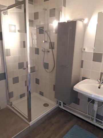 FELIX FAURE - BEAU F3 AVEC BALCON ET PARKING DANS RESIDENCE