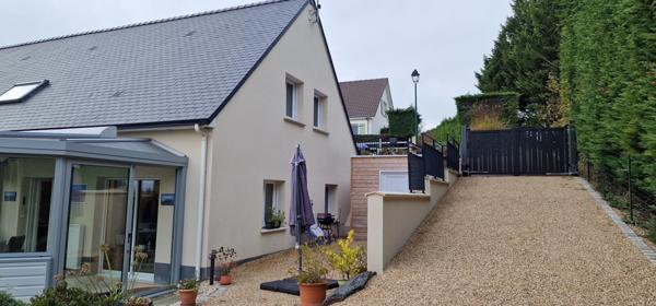 Belle maison T5 année 2015 très bon état général