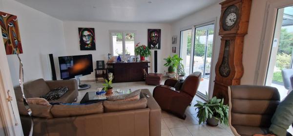 Belle maison T5 année 2015 très bon état général