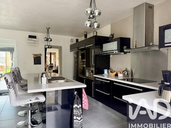 Maison à vendre 5 pièces 100 m² Saint-Étienne-de-Montluc