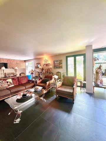 Maison athypique entierement rénovée par un architecte.