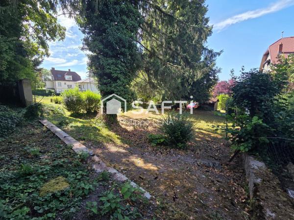 Beau terrain d'environ 6,15 ares constructibles