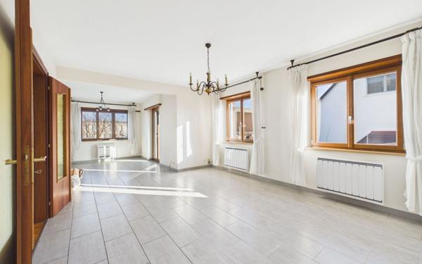 Maison à vendre    6 pièces • 182 m2 Eschau