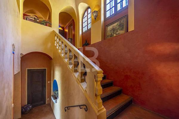 EXCLUSIVITE - Maison d’artiste Art-Déco florentin à Grasse – Quartier Rothschild