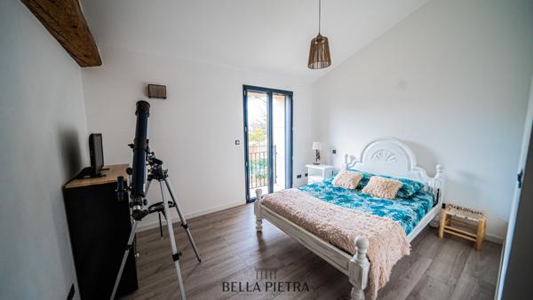 Poussan (34560) Maison en pierre avec piscine