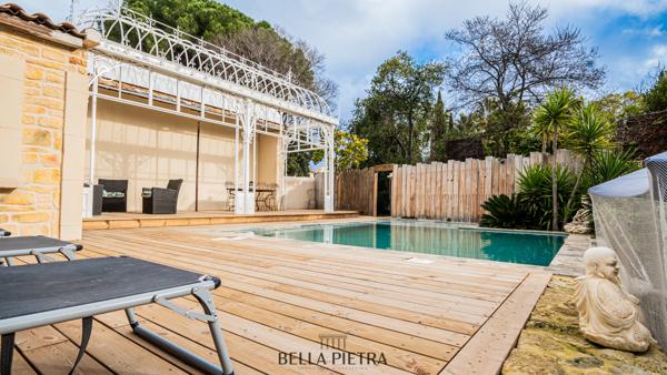 Poussan (34560) Maison en pierre avec piscine