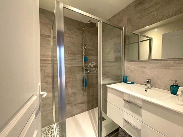 Maison Eragny 11 pièce(s) 310m2 920 000 € **  - Référence  7994