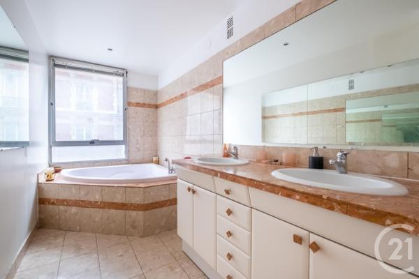 Appartement F3 à vendre  3 pièces - 71,24 m2 PARIS - 75011