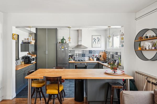 Appartement T4 de 102m² avec terrasse et cellier aux Chartrons