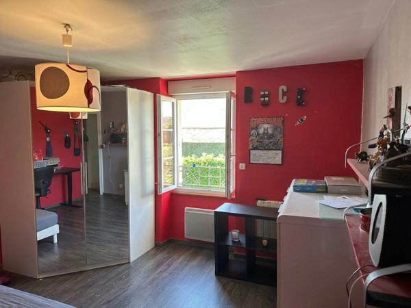 PROPRIÉTÉ RURALE D'EXCEPTION EN PIERRE proche CARROUGES sur terrain de 2ha - DPE C (pompe à chaleur)