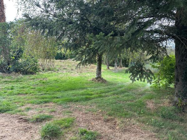 PROPRIÉTÉ RURALE D'EXCEPTION EN PIERRE proche CARROUGES sur terrain de 2ha - DPE C (pompe à chaleur)