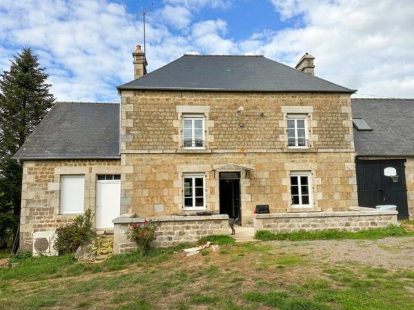 PROPRIÉTÉ RURALE D'EXCEPTION EN PIERRE proche CARROUGES sur terrain de 2ha - DPE C (pompe à chaleur)