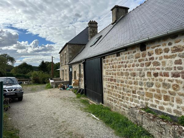 PROPRIÉTÉ RURALE D'EXCEPTION EN PIERRE proche CARROUGES sur terrain de 2ha - DPE C (pompe à chaleur)