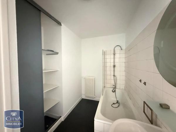 Appartement à louer 3 pièces 80.36m² Saint-Étienne (42000)