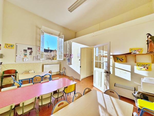 Immeuble 10 pièces - 237 m²