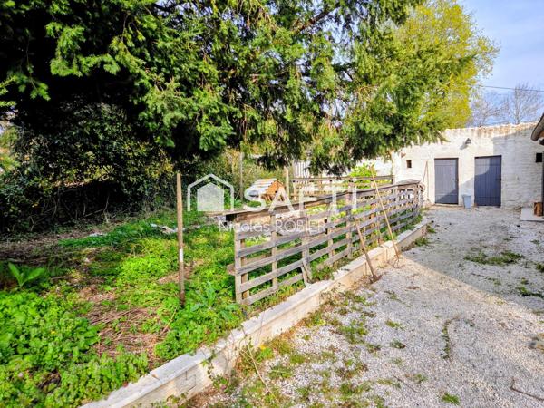 Charmante maison en pierre dans un bel environnement, clos, quatre chambres, trois salles d'eau, jardin et petites dépendances !!!