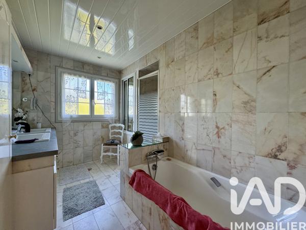 Maison à vendre 8 pièces 222 m² Montfermeil