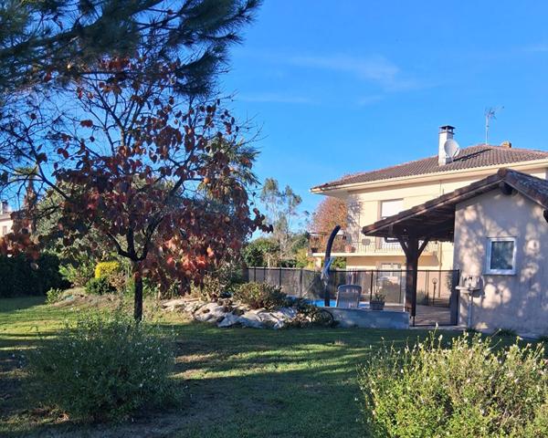 A vendre Maison sur 2 niveaux Haut Mauco 3 chambres clim réversible garage piscine