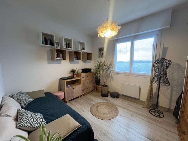 A vendre Maison sur 2 niveaux Haut Mauco 3 chambres clim réversible garage piscine