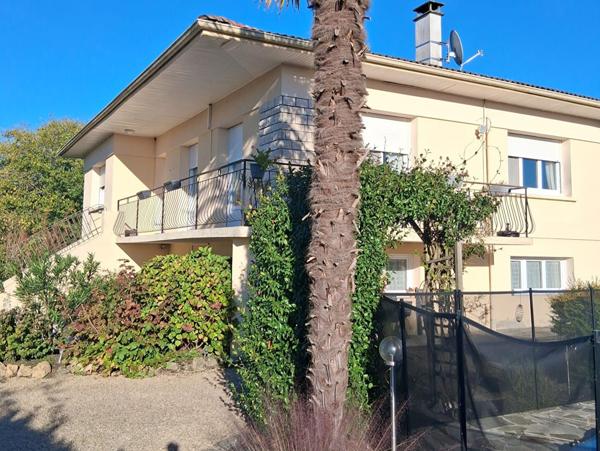 A vendre Maison sur 2 niveaux Haut Mauco 3 chambres clim réversible garage piscine