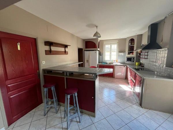 Maison à louer 850 € CC Beauvais-sur-Matha 6 p 251 m² DPE C