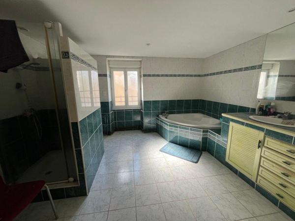 Maison à louer 850 € CC Beauvais-sur-Matha 6 p 251 m² DPE C
