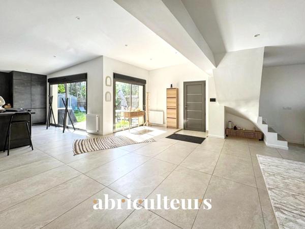 Maison familiale indépendante de 116 m² 5 pièces en vente à Plessis-Bouchard (95130)