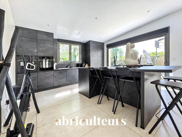 Maison familiale indépendante de 116 m² 5 pièces en vente à Plessis-Bouchard (95130)