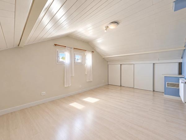 Maison 155 m²  T5 avec deux studios indépendants – GAILLARD (74)