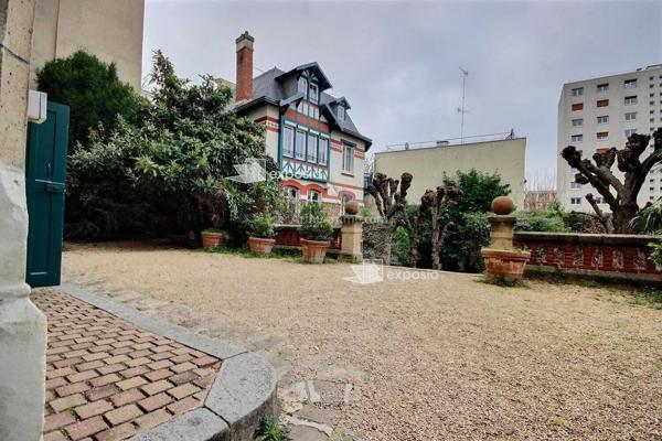Location                                                      Appartement
                        
                     1 pièces                      12 m2                     à Asnières-sur-Seine