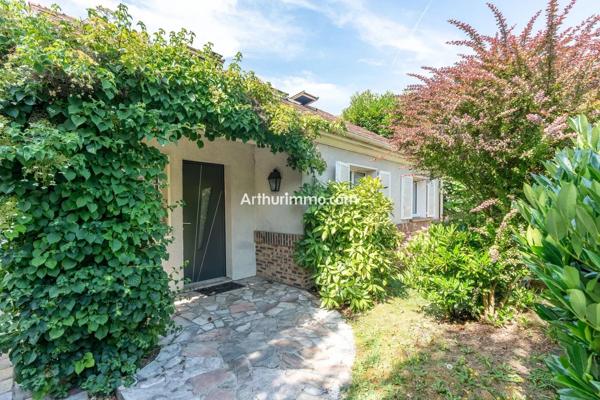 Vente                                                      Maison
                        
                     6 pièces                      141 m2                     à Ormesson-sur-Marne