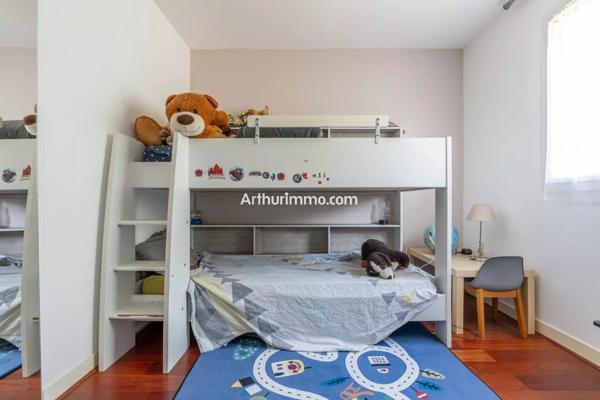 Vente                                                      Maison
                        
                     6 pièces                      141 m2                     à Ormesson-sur-Marne