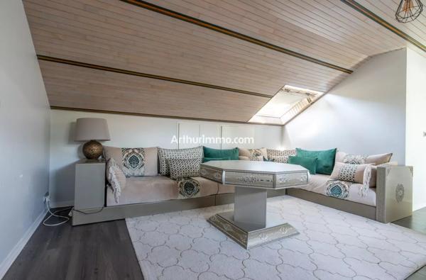 Vente                                                      Maison
                        
                     6 pièces                      141 m2                     à Ormesson-sur-Marne