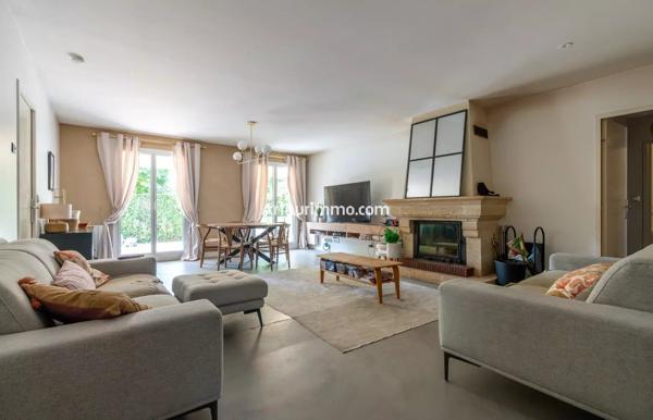 Vente                                                      Maison
                        
                     6 pièces                      141 m2                     à Ormesson-sur-Marne