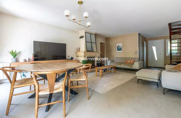 Vente                                                      Maison
                        
                     6 pièces                      141 m2                     à Ormesson-sur-Marne