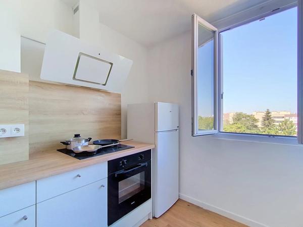 Location                                                      Chambre
                        
                     1 pièces                      58 m2                     à Valenton