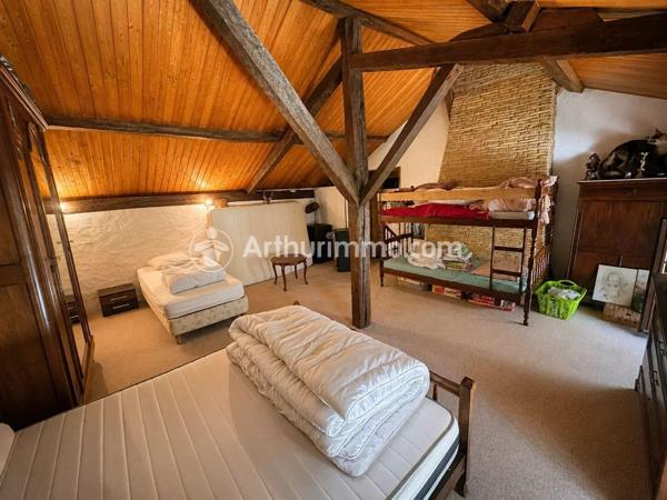 Vente                                                      Maison
                        
                     4 pièces                      136 m2                     à Neuvic