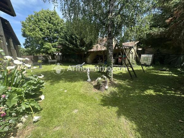 Vente                                                      Maison
                        
                     4 pièces                      136 m2                     à Neuvic