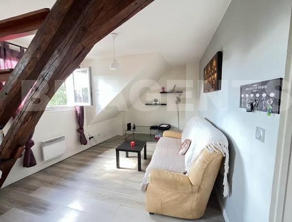 Ensemble immobilier de 8 appartements T2 meublés + 1 local commercial – Excellente rentabilité