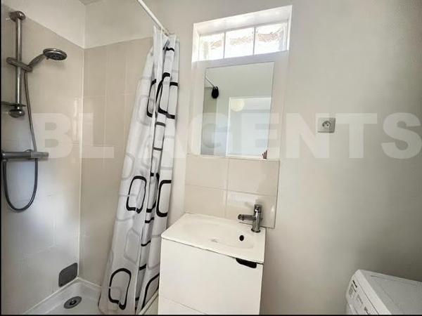 Ensemble immobilier de 8 appartements T2 meublés + 1 local commercial – Excellente rentabilité