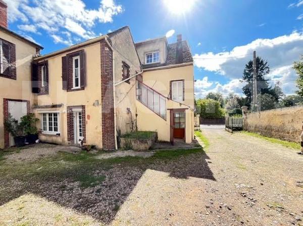 Ensemble immobilier de 8 appartements T2 meublés + 1 local commercial – Excellente rentabilité