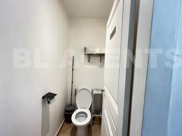 Ensemble immobilier de 8 appartements T2 meublés + 1 local commercial – Excellente rentabilité