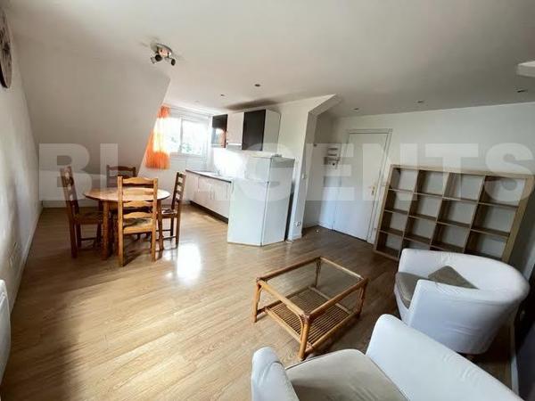 Ensemble immobilier de 8 appartements T2 meublés + 1 local commercial – Excellente rentabilité