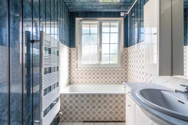 Vente                                                      Maison
                        
                     6 pièces                      125 m2                     à Sucy-en-Brie