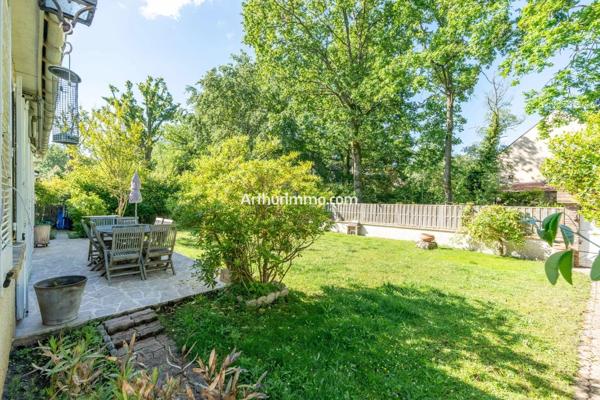 Vente                                                      Maison
                        
                     6 pièces                      125 m2                     à Sucy-en-Brie