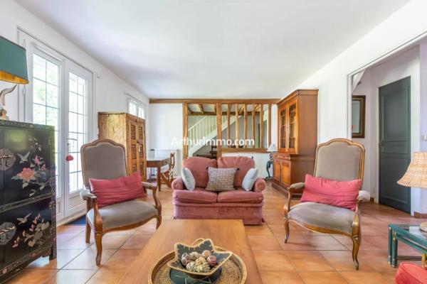 Vente                                                      Maison
                        
                     6 pièces                      125 m2                     à Sucy-en-Brie