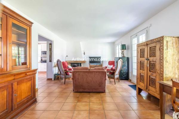 Vente                                                      Maison
                        
                     6 pièces                      125 m2                     à Sucy-en-Brie