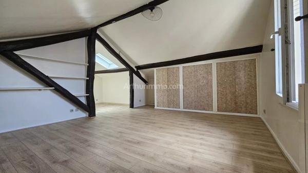Location                                                      Appartement
                        
                     1 pièces                      17 m2                     à Montlhéry