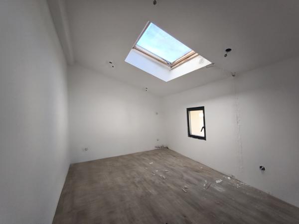 Clermont-l'Hérault (34800) Duplex avec toit terrasse + studio avec travaux
