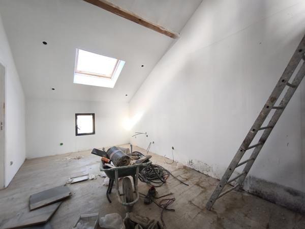 Clermont-l'Hérault (34800) Duplex avec toit terrasse + studio avec travaux